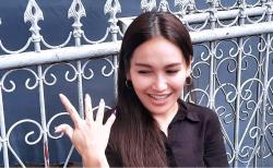 Ayu Ting Ting Antusias Ikut Nyoblos di TPS: Alhamdulillah Tidak Pernah Golput