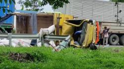 2 Truk Tabrakan di Jalan Tol Gresik- Surabaya, 1 Orang Tewas