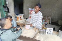 Harga Beras Meroket, Pedagang di Bogor Menjerit: Pembeli Jauh Berkurang