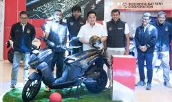 Gesits Luncurkan Motor Listrik Edisi Timnas Indonesia di IIMS 2024, Dijual Hanya 100 Unit