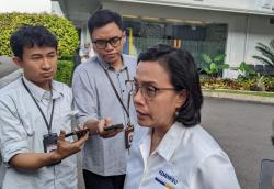 Menghadap Jokowi di Istana, Sri Mulyani Lapor Pencairan THR dan Gaji ke-13 PNS
