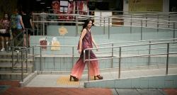 Inspirasi Padu Padan Outfit Simpel dengan Warna Unik Bikin Percaya Diri 