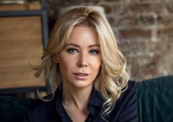 Sarjana Bahasa Indonesia Ini Dirumorkan Jadi Pacar Putin, Disebut Mirip Barbie