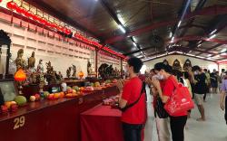 Ratusan Warga Datangi Petak Sembilan Glodok Rayakan Cap Go Meh