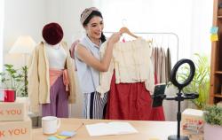Belanja Online Kini Makin Seru dengan Live Streaming!<