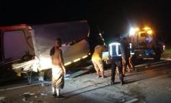 Kecelakaan Beruntun 4 Kendaraan di Tol Solo-Semarang, 1 Minibus Terbakar
