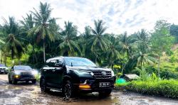 Komunitas Toyota Fortuner ID42NER Gelar Off Road di Sumatera, Libas Jalan Menantang