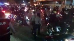 Konvoi Rombongan Pesilat Tawuran dengan Warga di Lamongan, 3 Orang Dibacok
