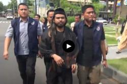 Polisi Jemput Paksa Samsudin Pembuat Video Boleh Tukar Pasangan di Blitar