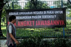 Spanduk Dukungan Hak Angket Bertebaran di Jakarta