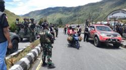 TNI Polri Gelar Sweeping Gabungan di Puncak Jaya, Sasar Masyarakat yang Bawa Sajam<