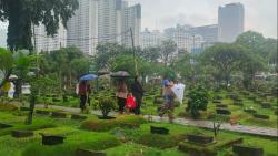 TPU Karet Bivak Ramai Didatangi Masyarakat Ziarah jelang Ramadan