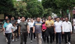 Ribuan Masyarakat Jembrana Ikuti Jalan Santai HUT Kepemimpinan Tamba-Ipat<