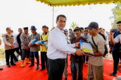 Tingkatkan Produksi Petani, Mentan Siapkan Benih hingga Alat Mesin Pertanian