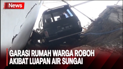 Luapan Air Sungai Robohkan Garasi Rumah Warga di Nganjuk 