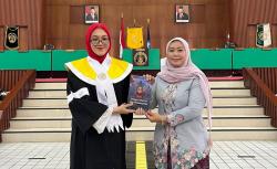 Kisah Inspiratif Thalia Luncurkan Buku saat Wisuda, Bahas Tips Lolos Beasiswa IISMA
