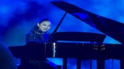 Nyanyi sambil Main Piano, Audrey Vanessa Curi Perhatian di Gala Dinner Miss World 2024