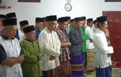 Tetapkan 1 Ramadhan 7 Maret, Jemaah Masjid Aolia Gunungkidul Salat Tarawih Malam Ini<