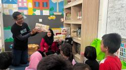MNC Peduli Beri Bantuan Buku Bacaan, Perwakilan RPTRA Barharap Bisa Ciptakan Rasa Senang Membaca Anak