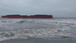 Kapal Tug Boat Dihantam Gelombang di Perairan Pulau Baai Bengkulu, 10 Orang Dievakuasi<