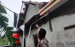 4 Kabupaten-Kota di DIY Diterjang Angin Kencang, Ratusan Rumah Rusak<