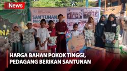 Harga Bahan Pokok Tinggi, Paguyuban Pedagang Berikan Santunan bagi Anak Yatim
