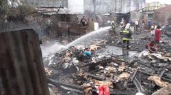 Api Berkobar, Belasan Rumah di Bukittinggi Hangus Terbakar<