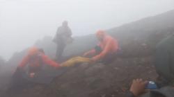 Pendaki Tewas di Gunung Agung, Evakuasi Terkendala Cuaca Buruk<
