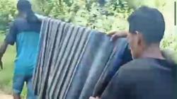 Kisah Miris Warga Pedalaman Ende, Tandu Pasien 7 Km karena Tak Ada Akses Jalan<