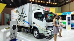 Truk Listrik Bakal Dapat Insentif Fuso Siapkan eCanter, Hino dan Isuzu ke Mana?
