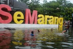 Kota Lama Semarang Banjir Setinggi 50 Cm