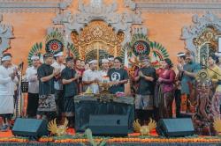 Bupati Badung Hadiri Perayaan HUT ke-41 ST Tri Eka Dharma Shanti Br Tangkeban Cemagi