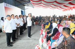 Jokowi Curhat soal Harga Beras: Kalau Turun Dimarahi Petani, Naik Dimarahi Ibu-ibu