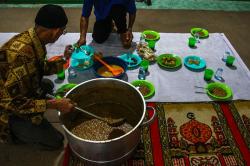 Menikmati Bubur Suro, Menu Spesial Berbuka Puasa di Palembang