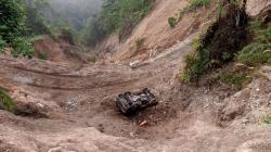 Kecelakaan di Merangin, Mobil Pikap Hilang Kendali Masuk Jurang Sedalam 45 Meter<