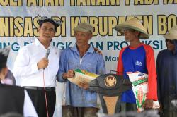 Mentan Amran Minta Semua Pihak Maksimalkan Gerakan Pompanisasi di Bojonegoro 