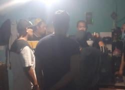 Anak Durhaka di Makassar Aniaya Ibu Kandung hingga Ancam Bakar Rumah<
