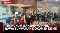 Tim Hukum Ganjar-Mahfud Bawa Tumpukan Dokumen saat Ajukan PHPU ke MK