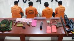 Tangkap Pecatan TNI terkait Uang Palsu, Polisi Sita Senjata Api hingga Baret<