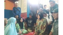 Korban Longsor di Bandung Barat Curhat ke Mensos Risma, Bingung Tak Punya Rumah<