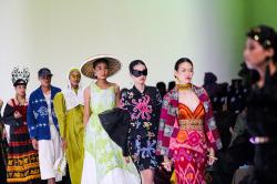 300 Desainer Tampilkan Busana Terbaik di Indonesia Fashion Week 2024 