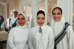 Beri Santunan untuk 1.500 Anak Yatim dan Duafa, Ketum IWAPI: Gak Usah War Takjil, Tapi War Sedekah