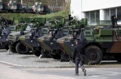 Prancis Bakal Kirim Ratusan Kendaraan Lapis Baja Usang ke Ukraina
