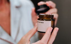 Jangan Asal Pakai, Ini 6 Cara Cek Skincare Aman untuk Kulit 