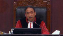 Giliran Bawaslu Ditegur di Sidang Sengketa Pilpres, Ketua MK: Itu Tidur Pak Ketua?