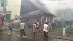 Disayangkan, Rumah Bersejarah Peninggalan Kolonial Belanda di Madina Hangus Terbakar<