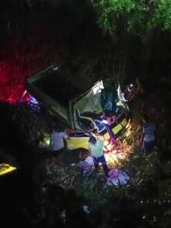 Kecelakaan Truk Angkut Kelapa Masuk Jurang di Cianjur, 1 Tewas 5 Luka-Luka
