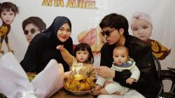 Jelang Lebaran, Atta Halilintar dan Aurel Boyong Pegawai Umrah ke Tanah Suci