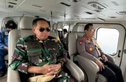 Kapolri dan Panglima TNI Pantau Arus Mudik dengan Helikopter di Pelabuhan Gilimanuk