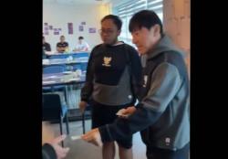 Sambut Idul Fitri, Shin Tae-yong Bagi-Bagi THR 100 Dolar Per Orang